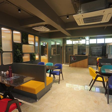 Hotel Shayan Inn Rajkot Eksteriør billede