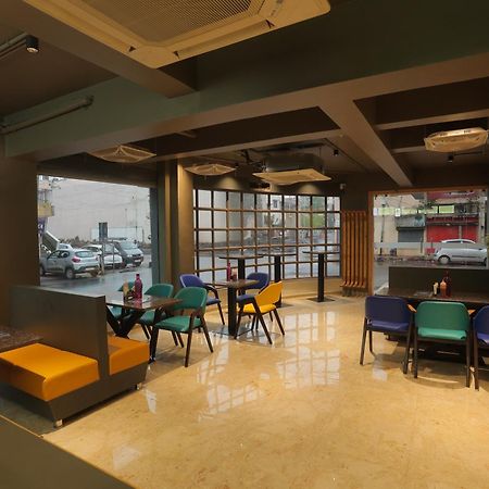 Hotel Shayan Inn Rajkot Eksteriør billede