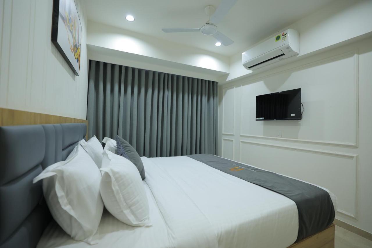 Hotel Shayan Inn Rajkot Eksteriør billede