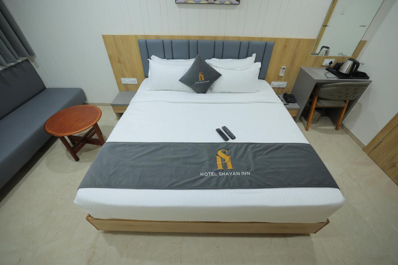 Hotel Shayan Inn Rajkot Eksteriør billede