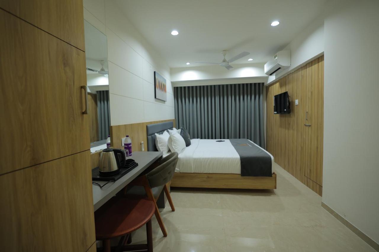 Hotel Shayan Inn Rajkot Eksteriør billede