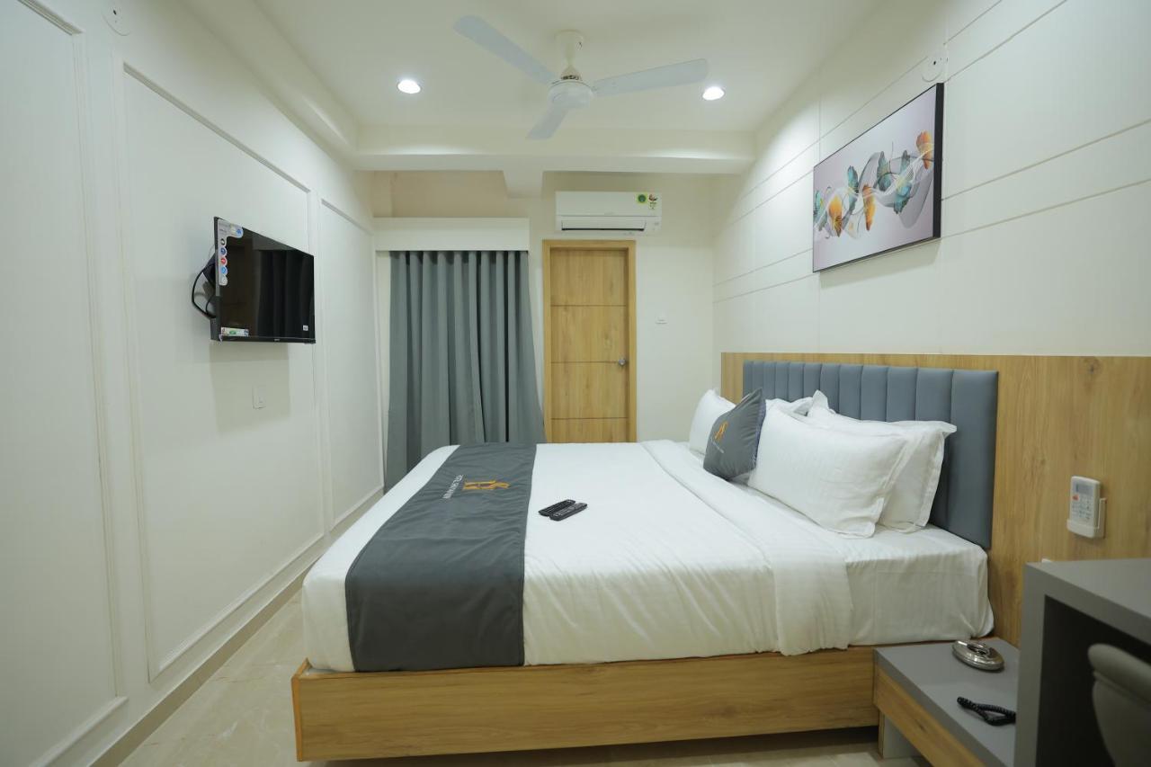 Hotel Shayan Inn Rajkot Eksteriør billede