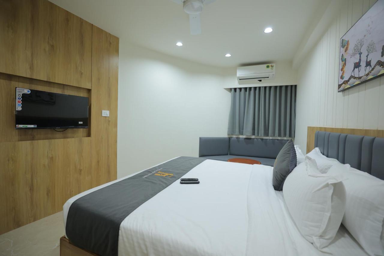 Hotel Shayan Inn Rajkot Eksteriør billede