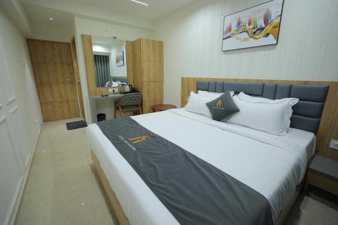 Hotel Shayan Inn Rajkot Eksteriør billede