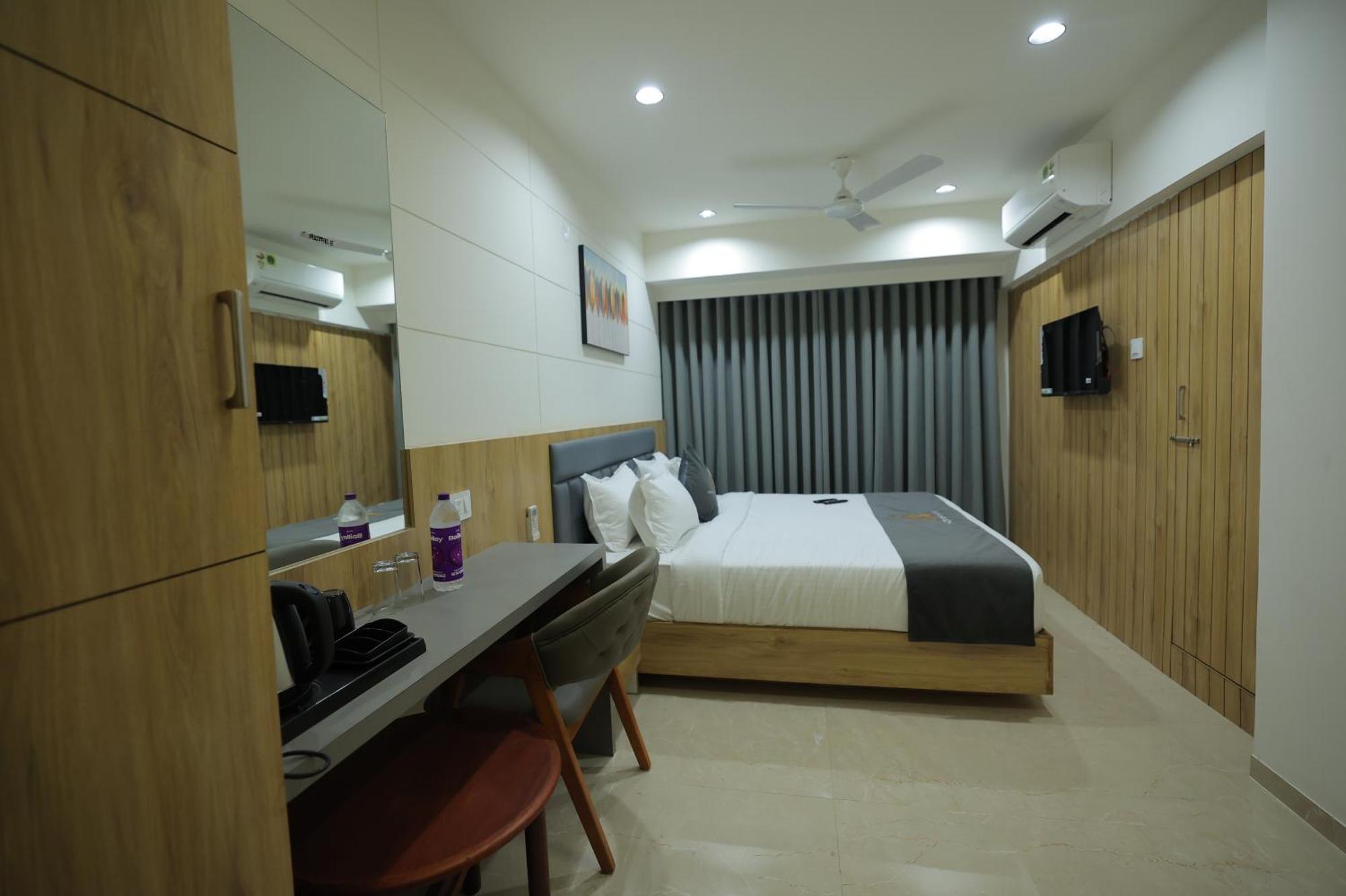 Hotel Shayan Inn Rajkot Eksteriør billede