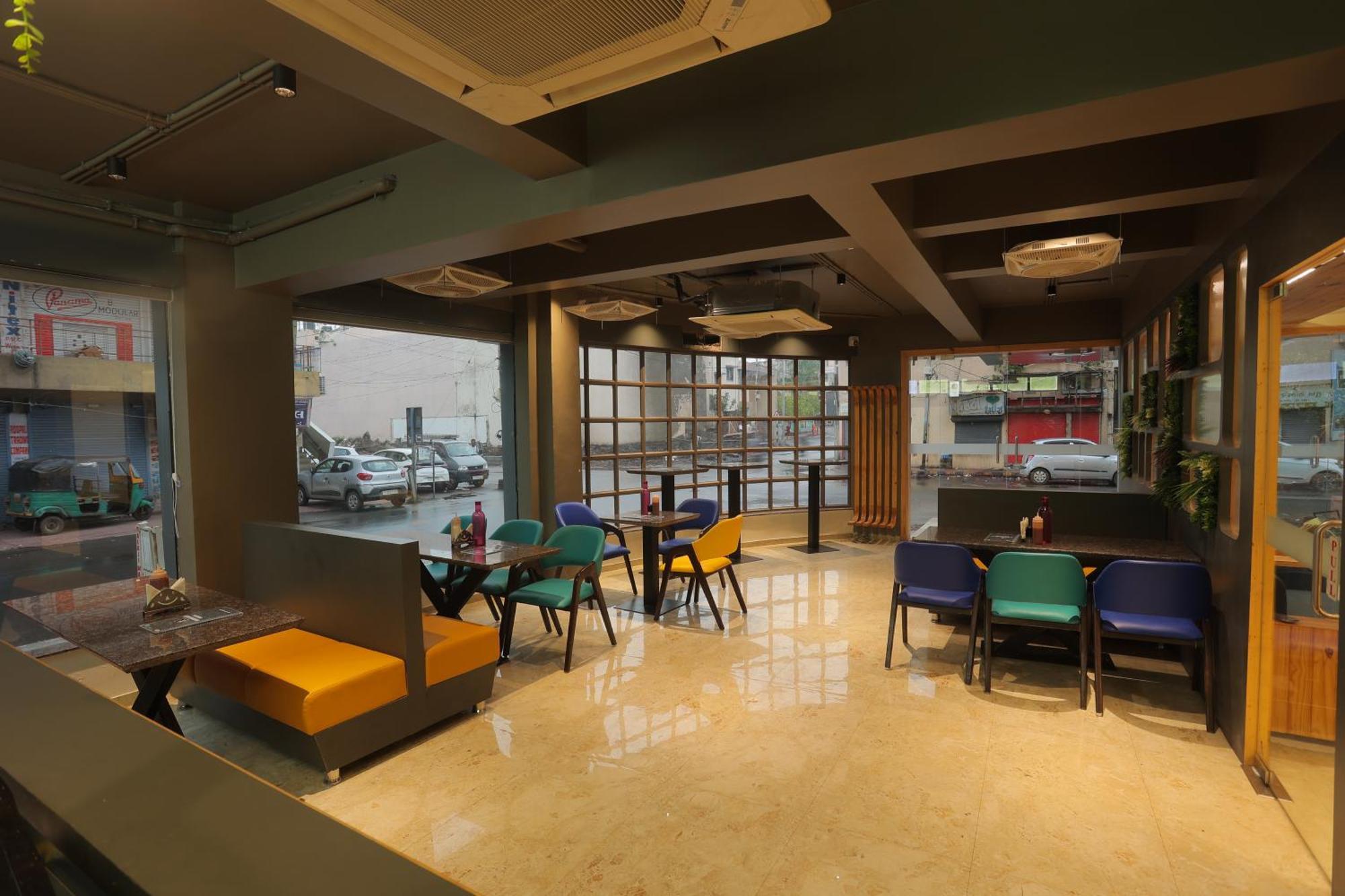Hotel Shayan Inn Rajkot Eksteriør billede