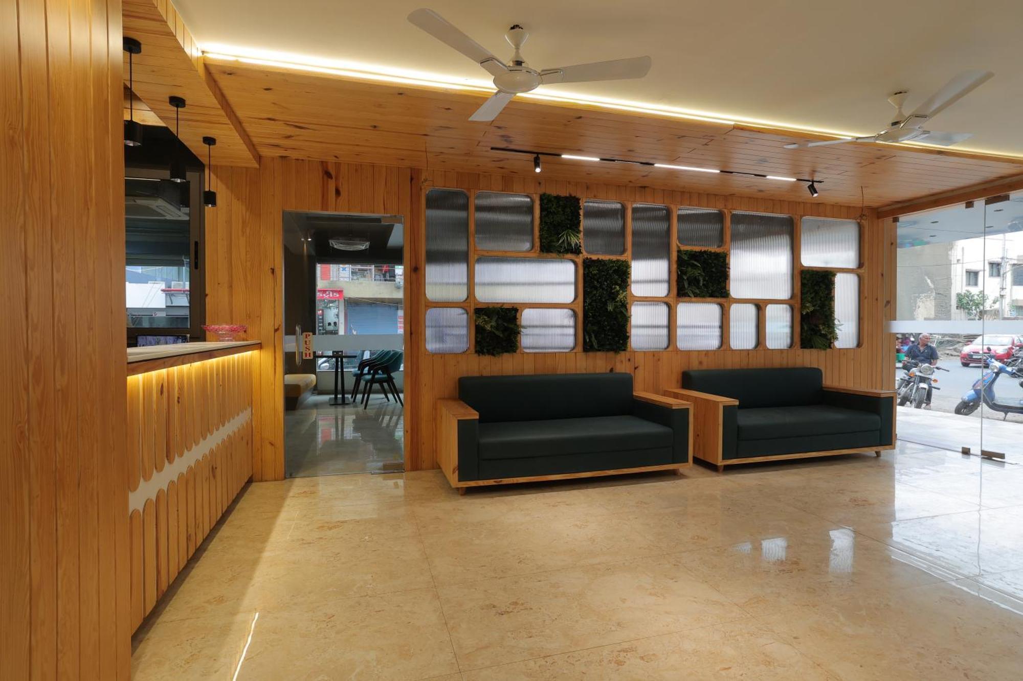 Hotel Shayan Inn Rajkot Eksteriør billede