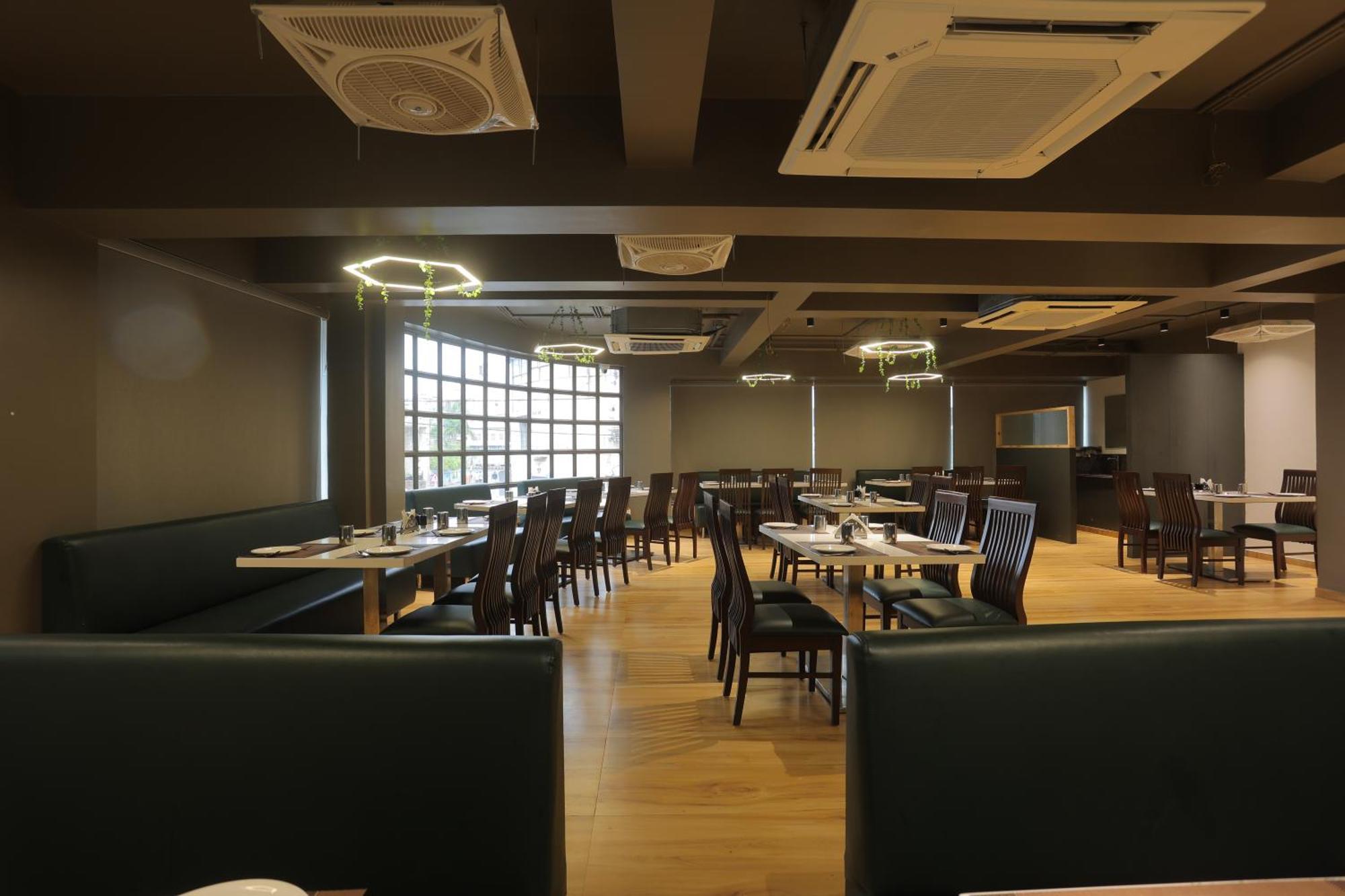 Hotel Shayan Inn Rajkot Eksteriør billede