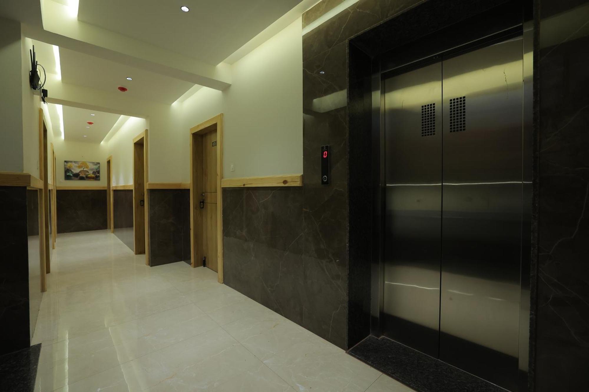 Hotel Shayan Inn Rajkot Eksteriør billede