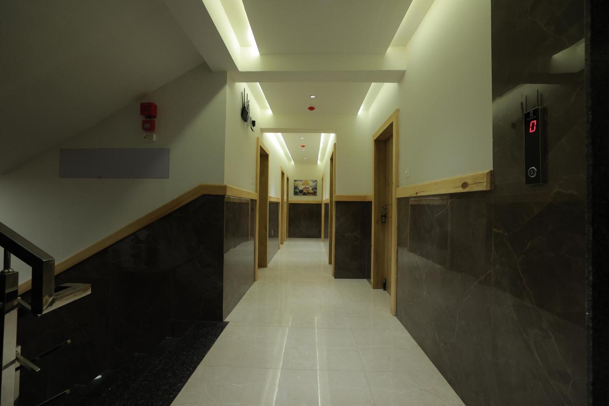 Hotel Shayan Inn Rajkot Eksteriør billede