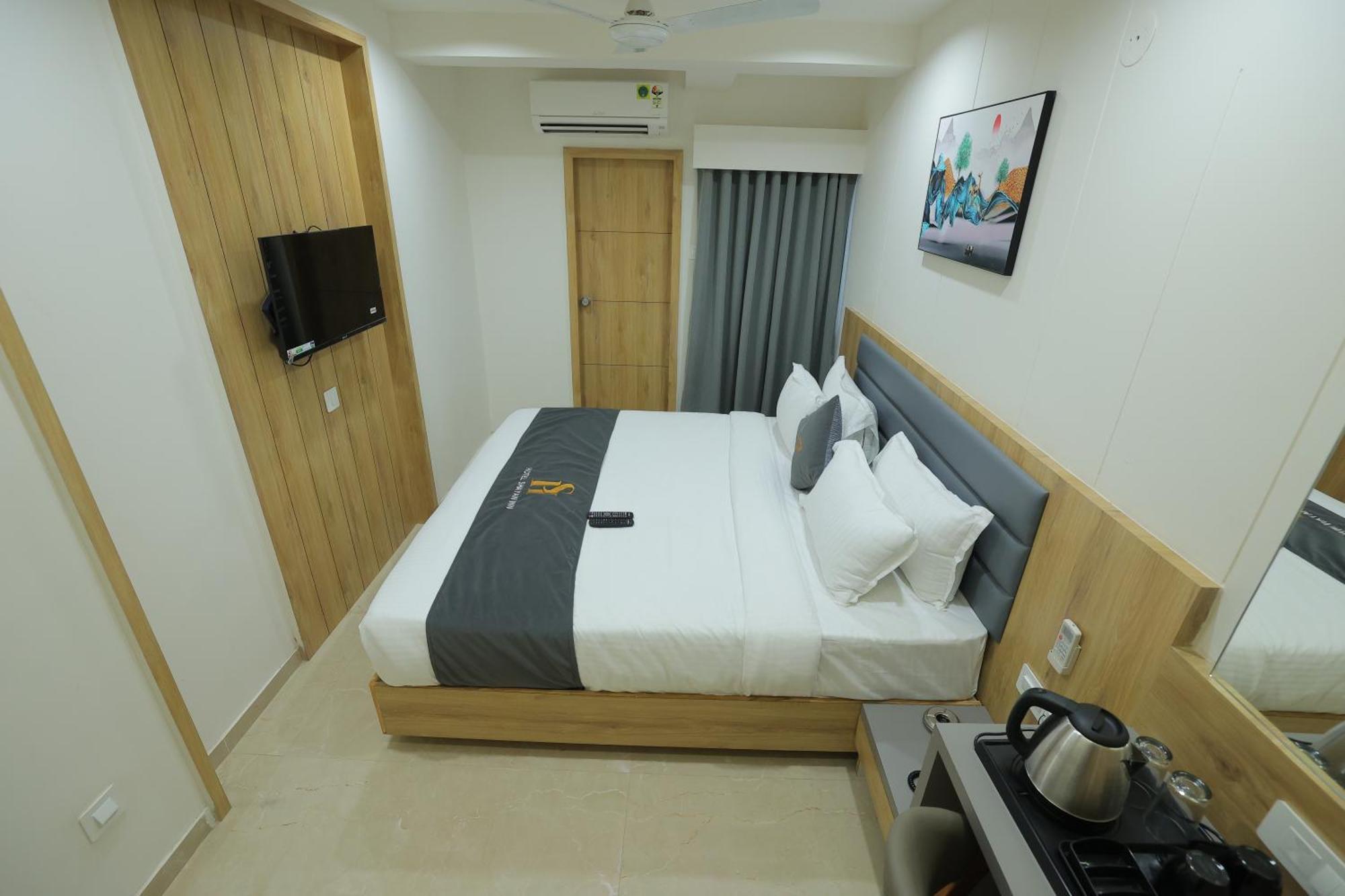 Hotel Shayan Inn Rajkot Eksteriør billede